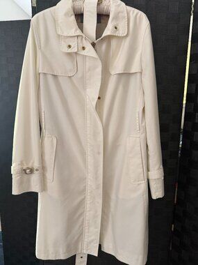 Burberry London white belted raincoat. US size 10.